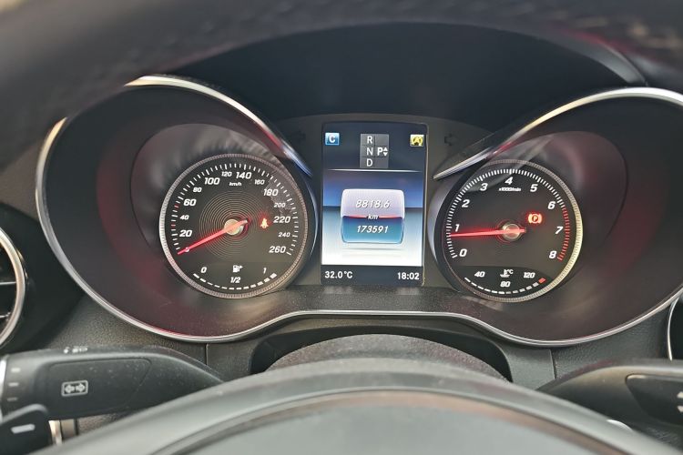 奔驰C级 2017款 改款 C 200 L 运动版局部细节14