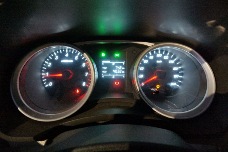 五菱汽车 五菱宏光 2021款 1.5L改款 S舒适型 液压助力LAR中控内饰14