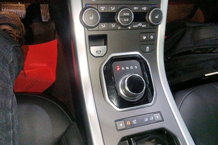 路虎 揽胜极光 2018款 240PS SE 智耀版局部细节18