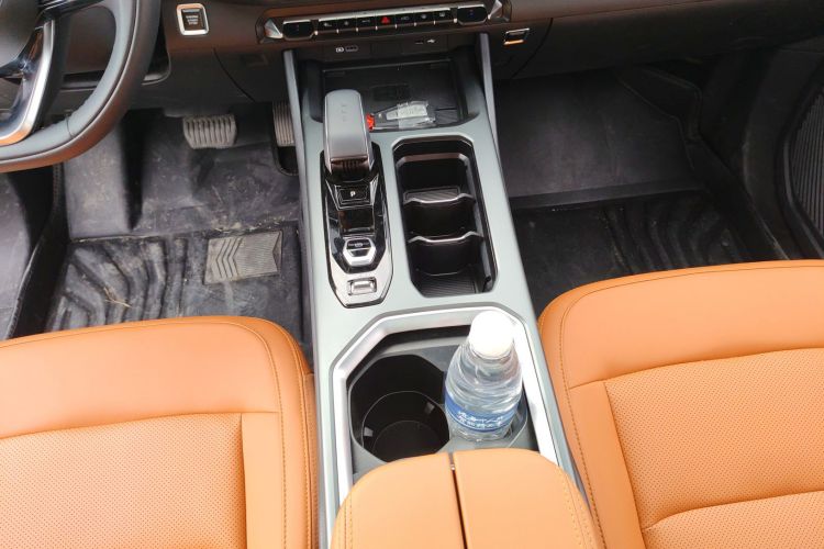 吉利汽车 豪越L 2024款 2.0T DCT旗舰型中控内饰18