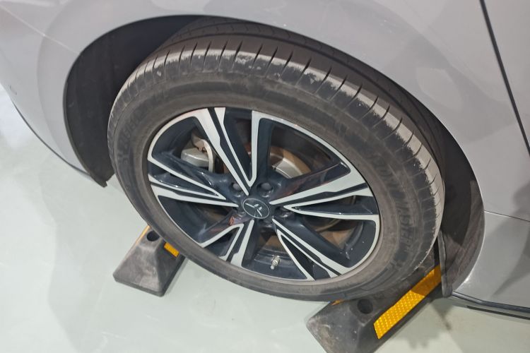 红旗EH7 2024款 820 Pro车身外观6008