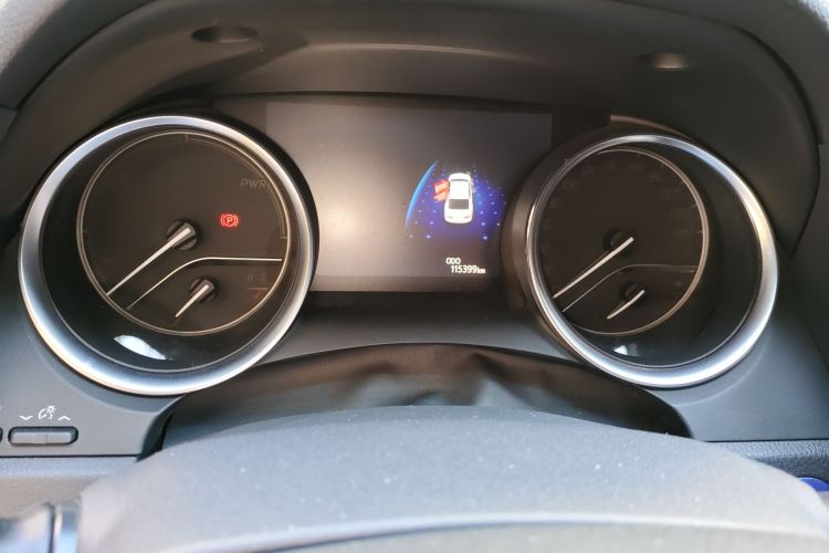 丰田 凯美瑞 2018款 双擎 2.5HG 豪华版中控内饰15