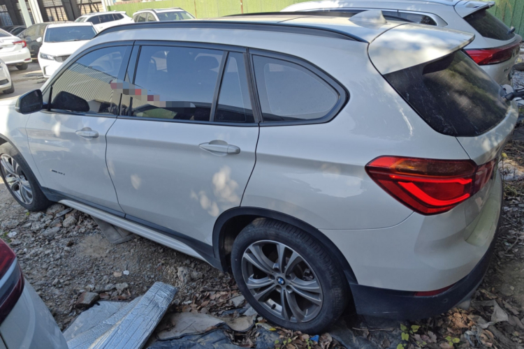 宝马X1 2016款 sDrive20Li 豪华型车身外观4