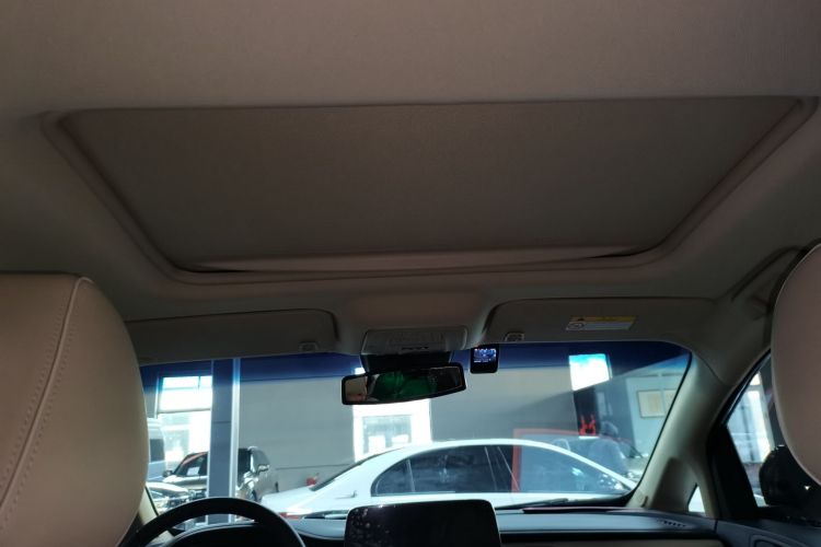 别克GL8 2023款 改款 陆上公务舱 豪华型中控内饰22