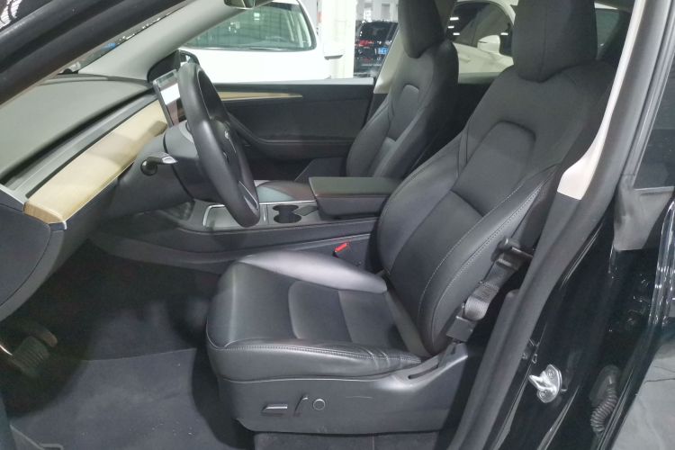 特斯拉 Model Y 2022款 改款 后轮驱动版中控内饰19