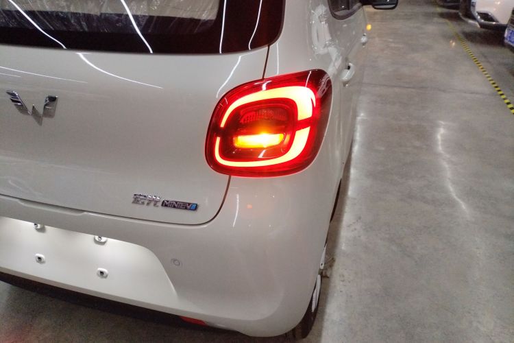 五菱汽车 宏光MINIEV 2025款 四门版 进阶款车身外观9