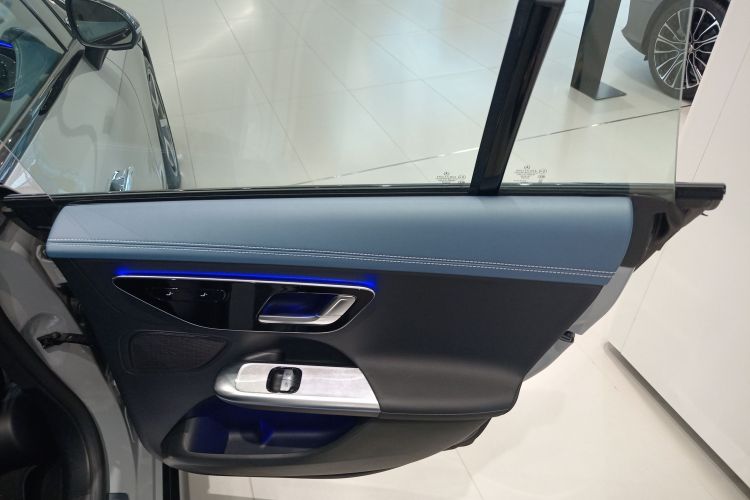 奔驰EQE 2022款 350 先型特别版中控内饰7006