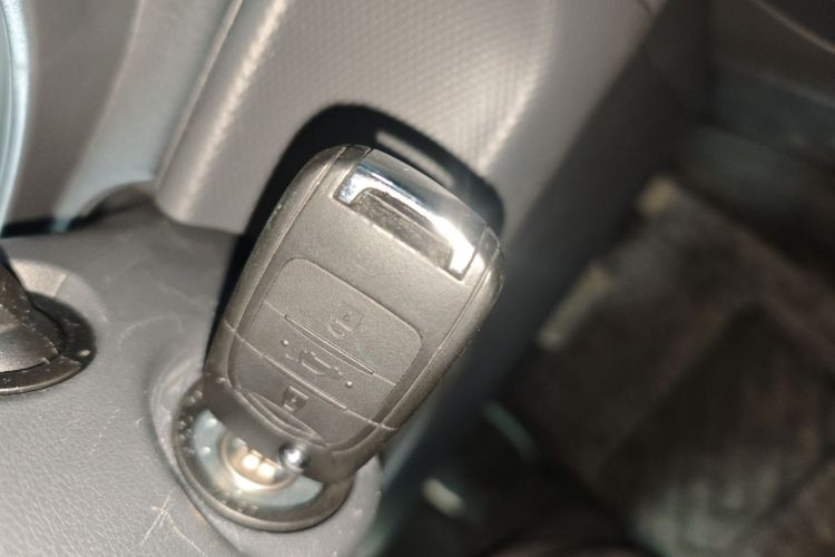 五菱汽车 五菱宏光新能源 2025款 增程式混动 50KM 舒适型中控内饰7001