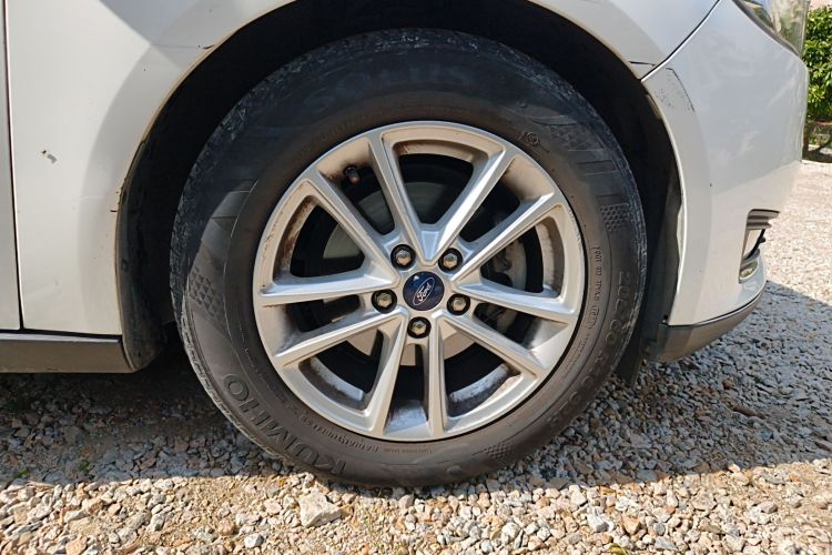 福特 福克斯 2018款 两厢经典 EcoBoost 180 自动精英型车身外观10