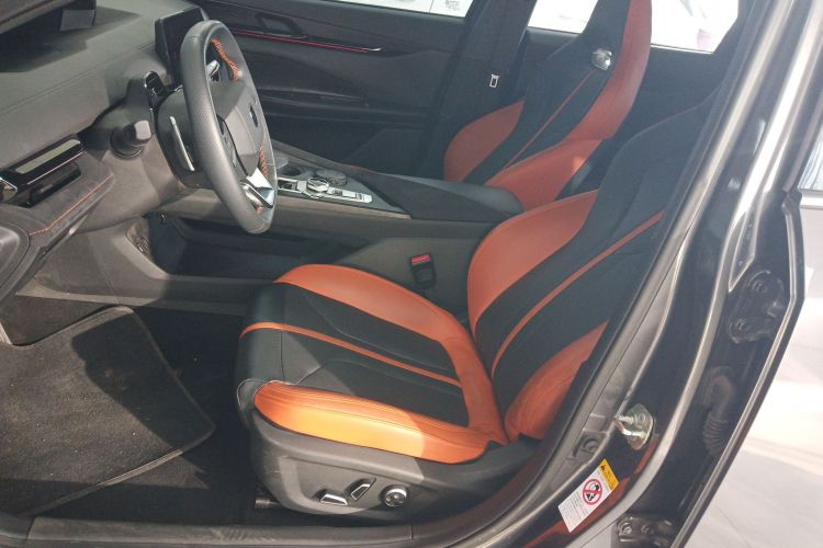 长安UNI-V 2024款 1.5T 尊贵运动型中控内饰19