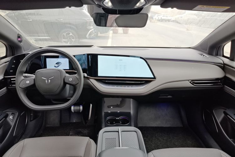 红旗EH7 2025款 640 四驱 智选版中控内饰7002