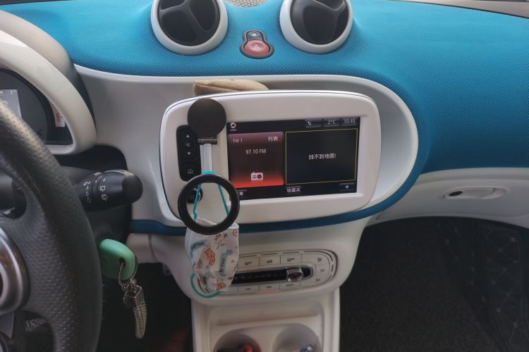 smart fortwo 2016款 0.9T 66千瓦硬顶极致版中控内饰16