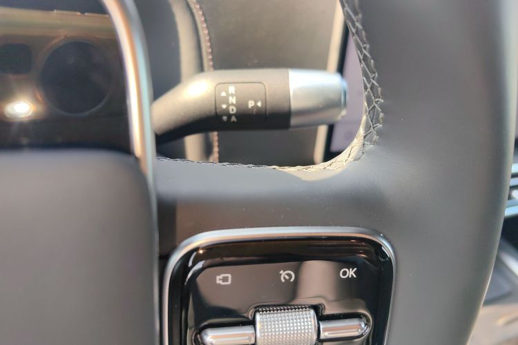 理想汽车 理想L8 2024款 Max中控内饰18