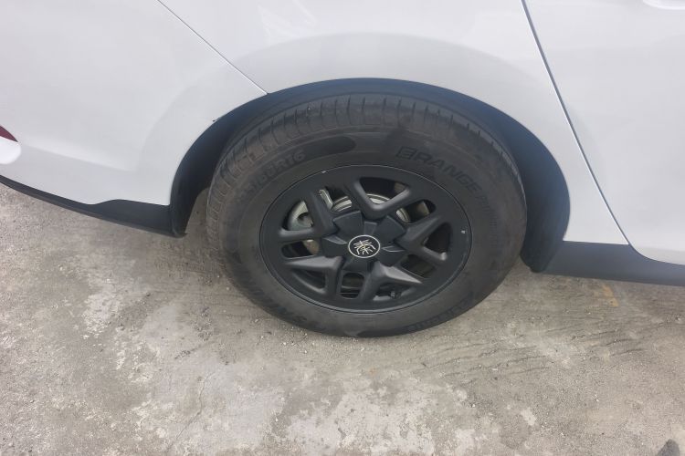 比亚迪 秦PLUS 2025款 DM-i 智驾版 55KM领先型车身外观6008