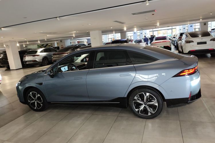 小鹏P5 2021款 550P车身外观4