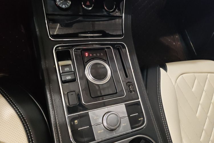 众泰T600 2016款 运动版 2.0T DCT尊享型局部细节18