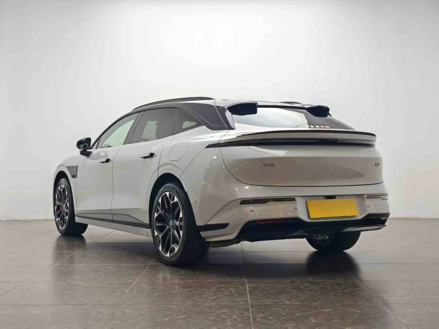 极氪007GT 2025款 四驱智驾版 75kWh(3)