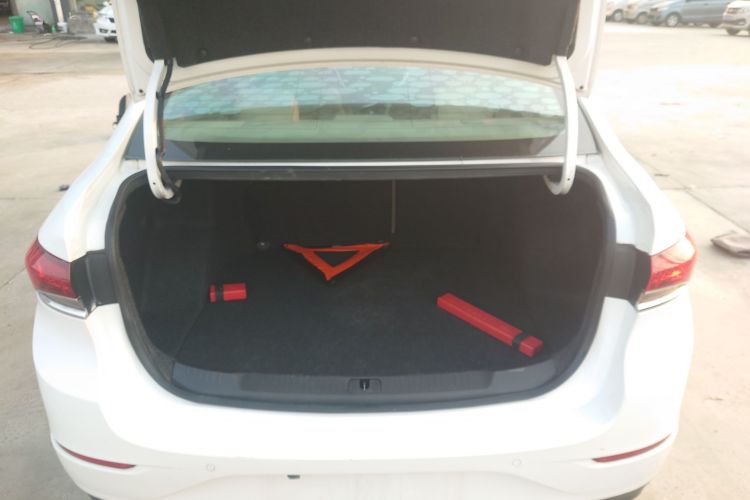 别克 英朗 2018款 15T 双离合精英型 国V机舱底盘23