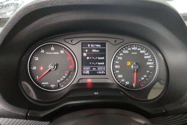 奥迪Q2L 2020款 35 TFSI 时尚动感型中控内饰14