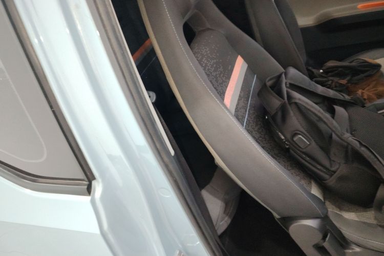 五菱汽车 宏光MINIEV 2021款 马卡龙夹心款 170km 磷酸铁锂中控内饰45