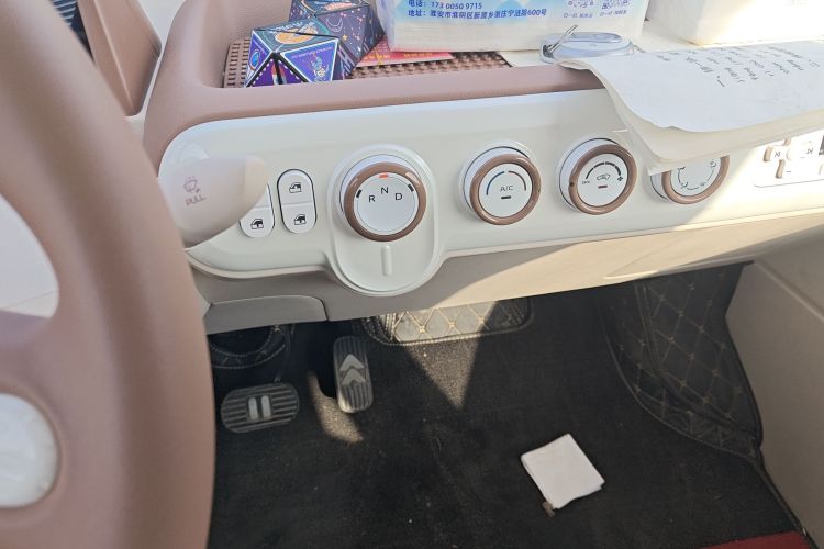 奔腾小马 2025款 222km 灵动马中控内饰18