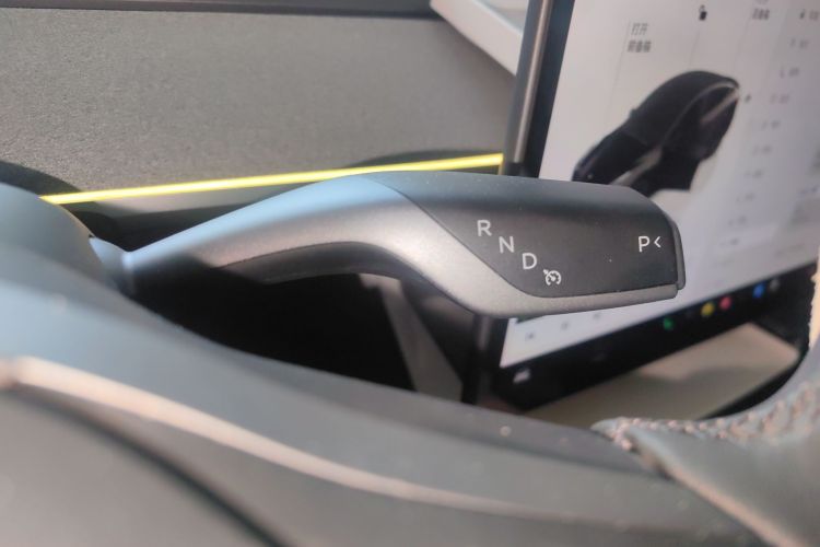 特斯拉 Model Y 2023款 长续航全轮驱动版局部细节18