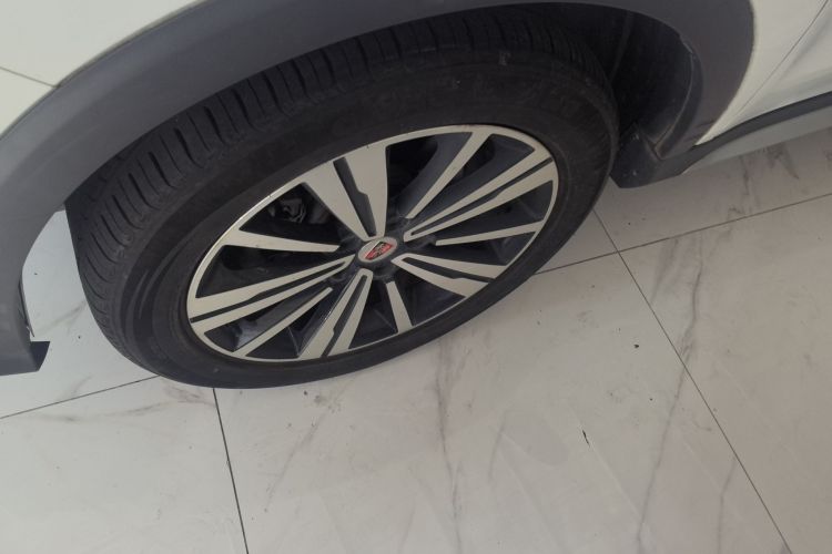 荣威RX5 2019款 20T 两驱自动Ali智联网铂金版车身外观6002