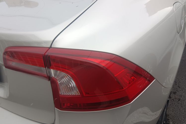 沃尔沃S60 2018款 S60L T3 智进进取版车身外观6006