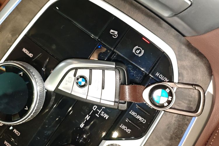 宝马X5(进口) 2021款 改款 xDrive40i 尊享型 M运动套装中控内饰11