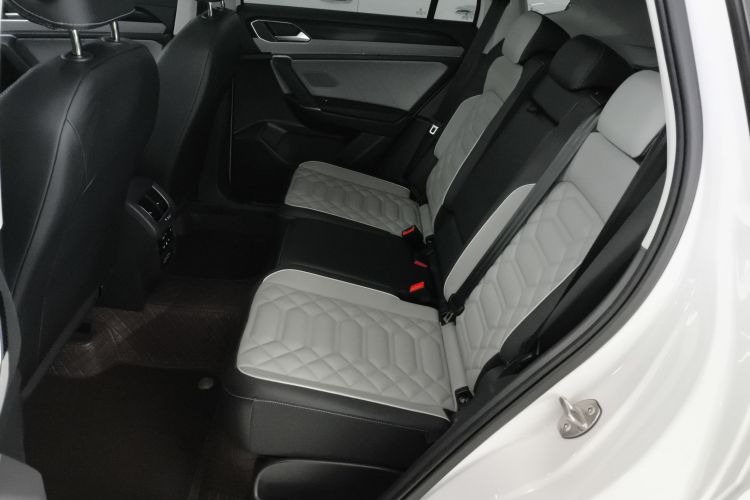 大众 探岳 2024款 300TSI 两驱豪华Plus进阶版中控内饰21