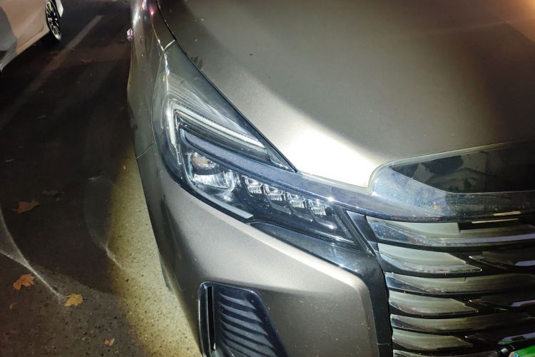 别克GL8 2023款 陆上公务舱 智享型车身外观8