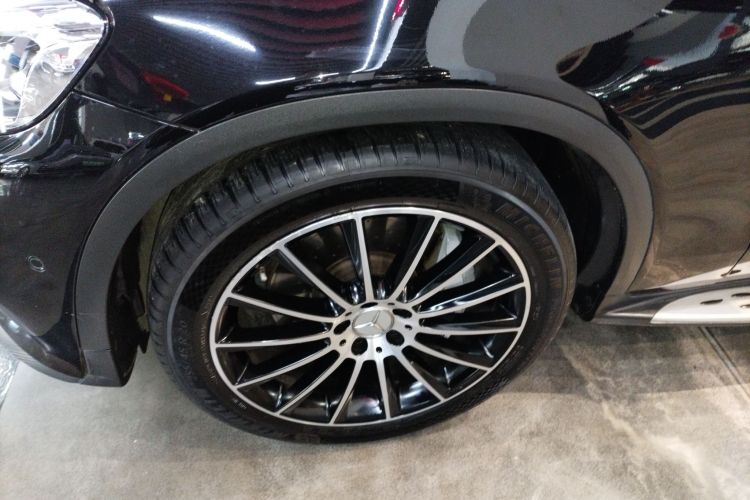 奔驰GLC轿跑 AMG 2017款 AMG GLC 43 4MATIC 轿跑SUV车身外观6007