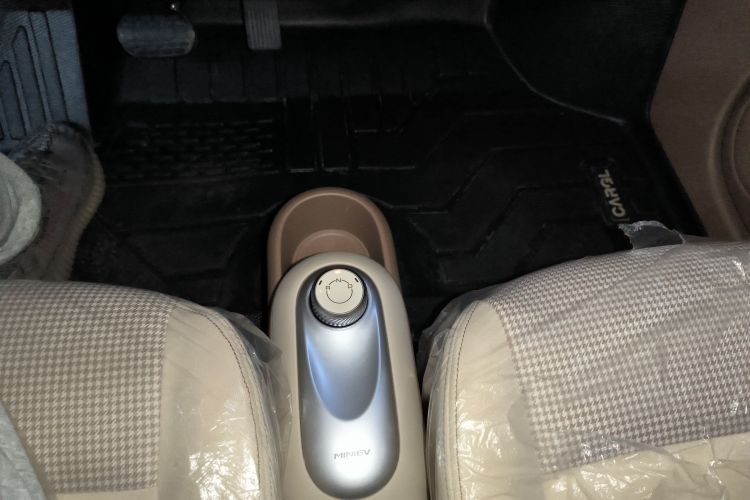 五菱汽车 宏光MINIEV 2025款 四门版 进阶款中控内饰18