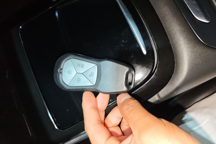 小鹏P7 2022款 480G+中控内饰11