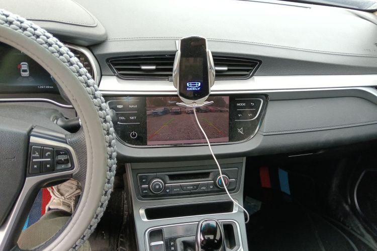吉利汽车 帝豪 2018款 1.5L CVT向上互联版中控内饰16