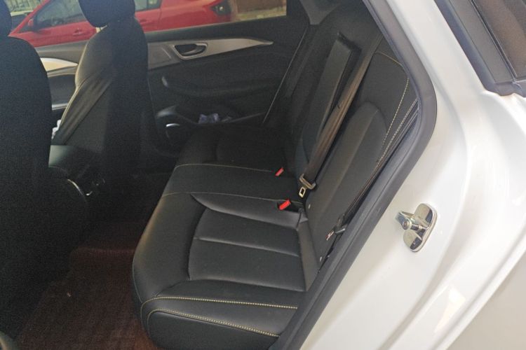 荣威i6 MAX 2020款 300TGI 自动爽酷版中控内饰21