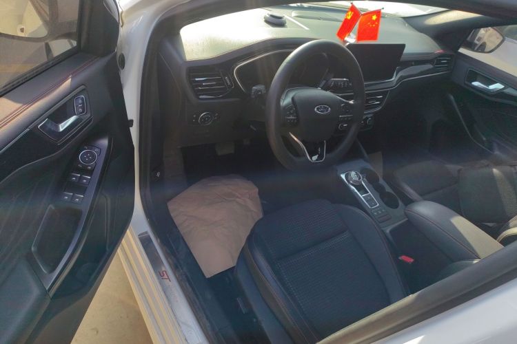 福特 福克斯 2021款 两厢 EcoBoost 180 自动ST Line中控内饰20