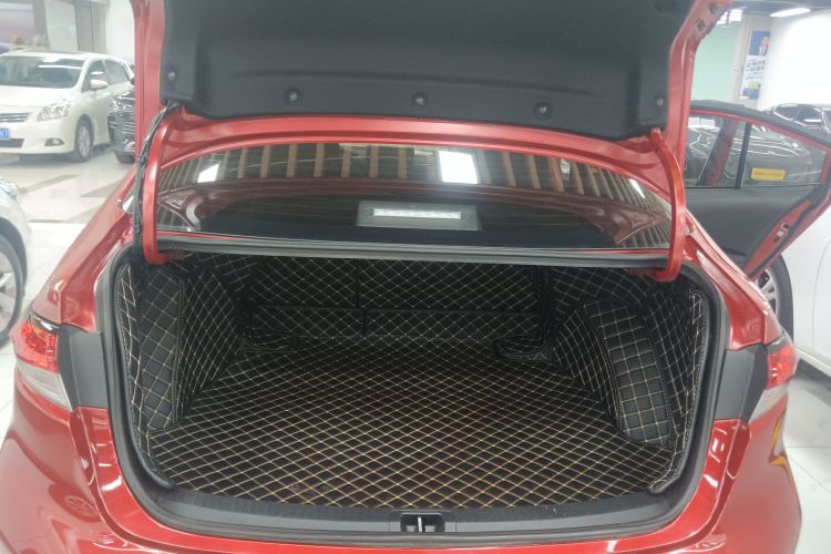 丰田 雷凌 2021款 TNGA 1.5L CVT进取版局部细节23