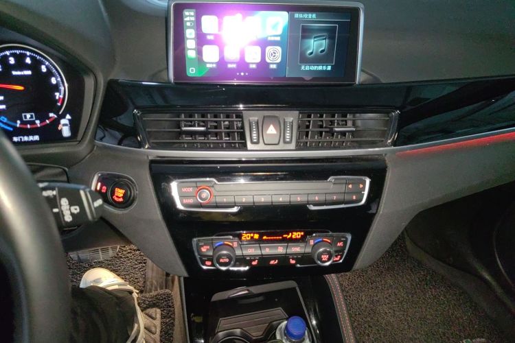 宝马X1 2019款 xDrive20Li 尊享型中控内饰16
