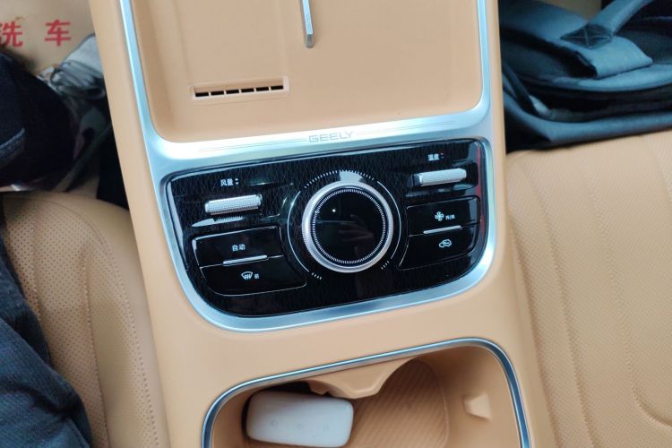 吉利银河 银河星舰7 EM-i 2025款 120km 领航版中控内饰18