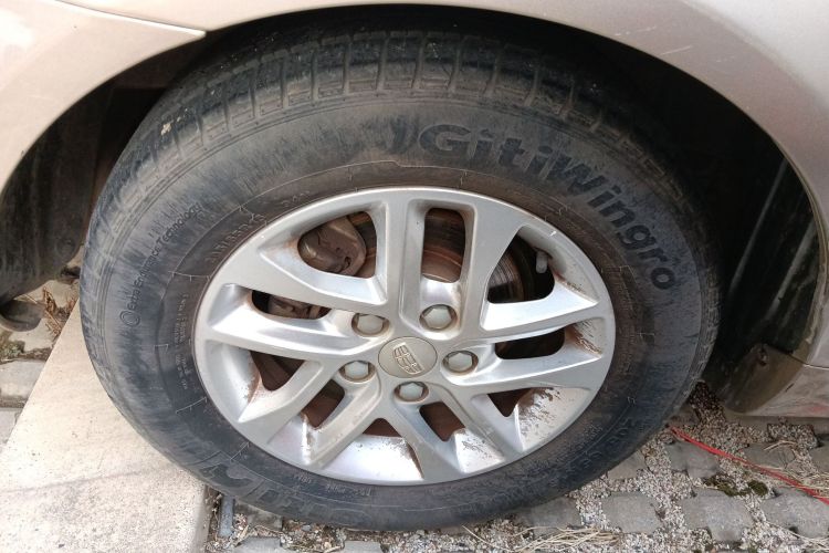 吉利汽车 帝豪 2017款 三厢百万款 1.5L 手动豪华型车身外观6008