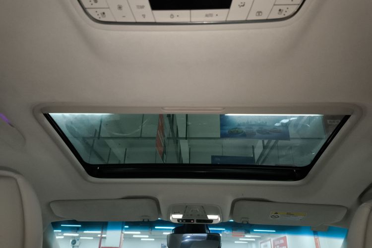 别克GL8 2020款 Avenir艾维亚 六座贤礼版中控内饰22