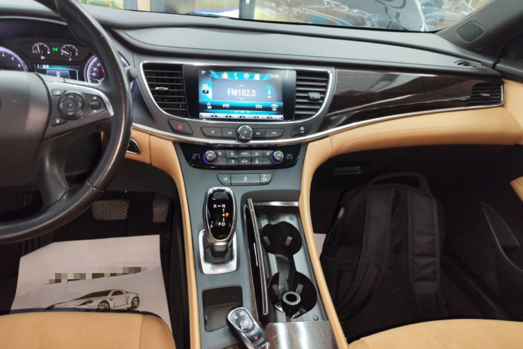 别克 君越 2018款 28T 精英型中控内饰16