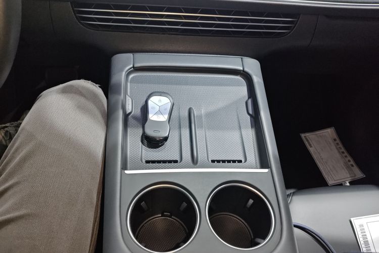 小鹏G6 2023款 755 超长续航 Pro中控内饰18