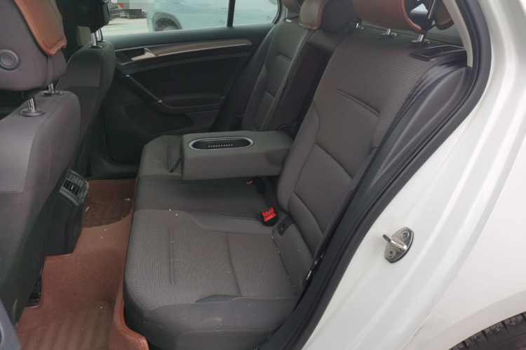 大众 高尔夫 2017款 1.6L 自动舒适百万辆纪念版中控内饰21