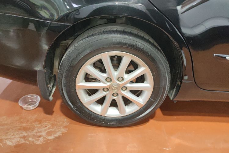 丰田 凯美瑞 2013款 200E 经典精英版车身外观6008