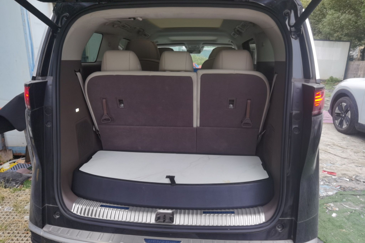 腾势D9 2022款 DM-i 970 四驱旗舰型局部细节23