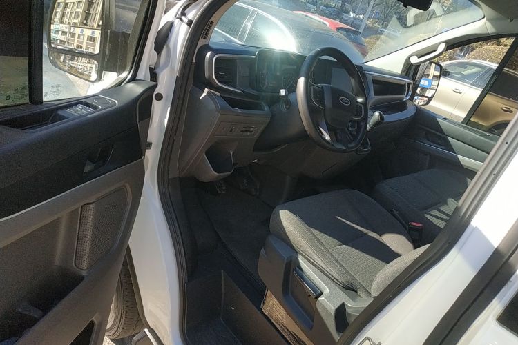 福特 全顺 2023款 2.0T汽油手动多功能商用车短轴低顶5/6座中控内饰20