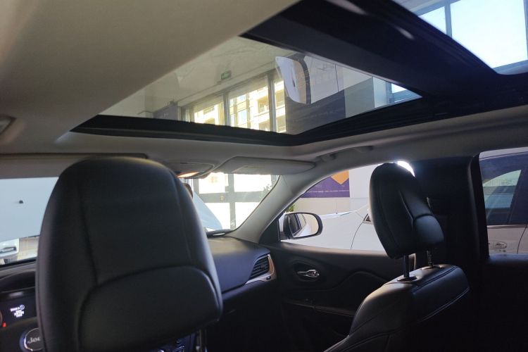 Jeep 自由光 2017款 2.4L 专业智能版中控内饰22