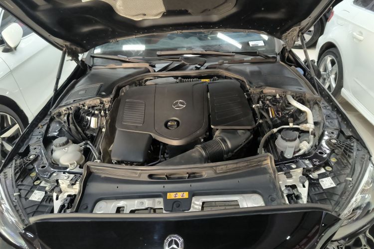 奔驰C级 2022款 C 260 L 运动版机舱底盘24